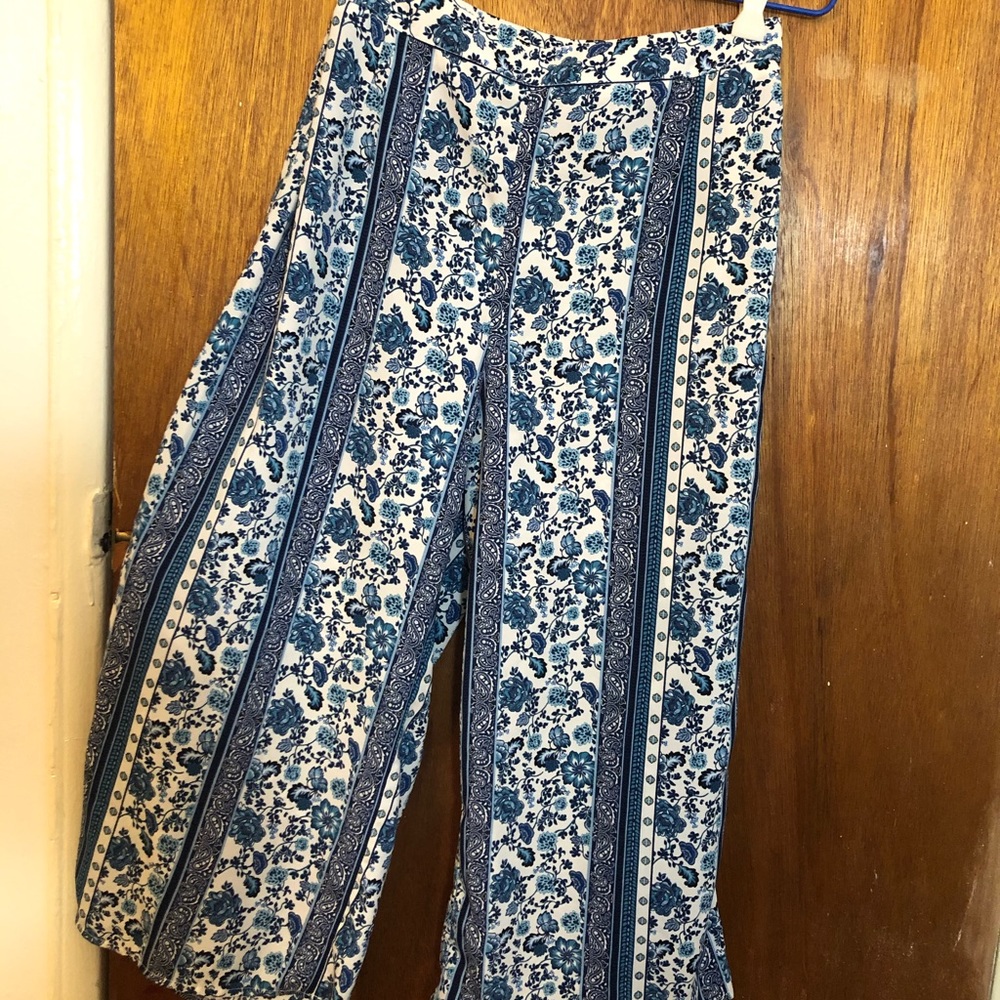 Flowy Capri pants